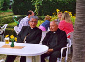 Der Apostolische Nuntius in Griechenland, S.E. Erzbischof Paul F.Tabet mit Pfarrer Hans Brabeck